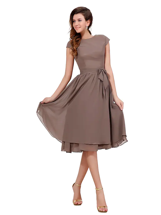 Luolandi A-Line Mother of the Bride Dress Sweet Jewel Neck Knee Length Chiffon Short Sleeve with Buttons Brown