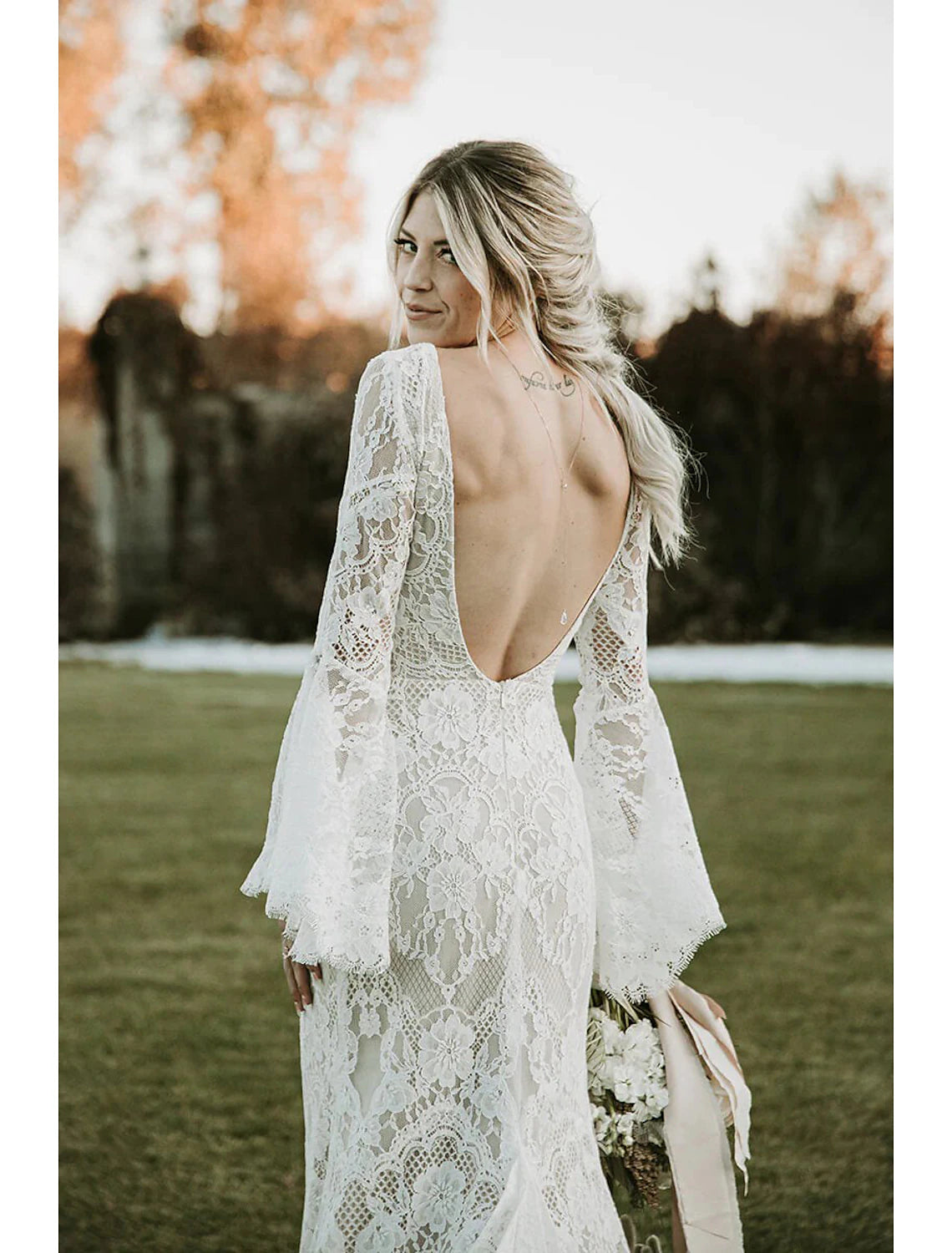 Luolandi Beach Boho Wedding Dresses Mermaid / Trumpet V Neck Long Sleeve Court Train Lace Bridal Gowns