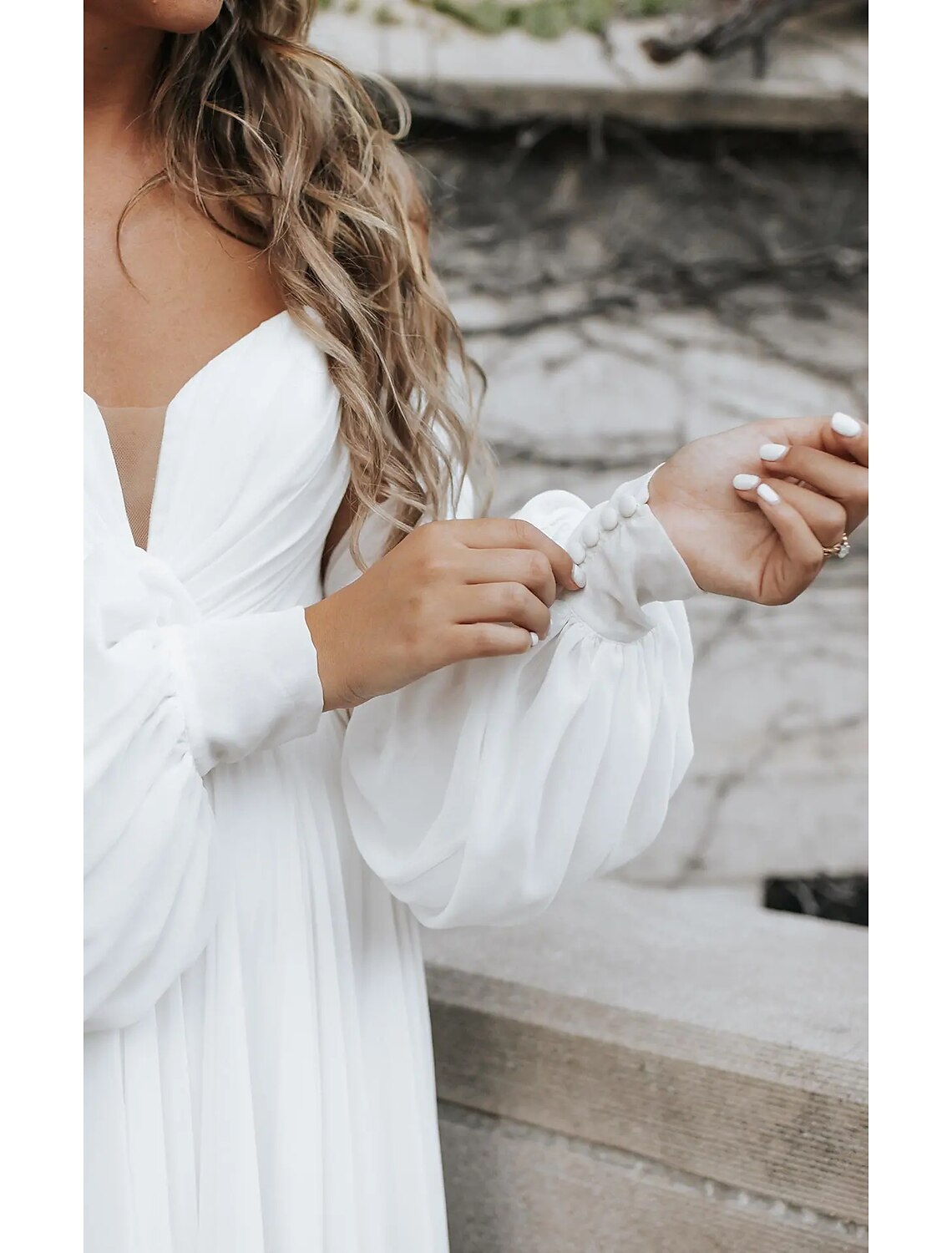 Luolandi Beach Wedding Dresses A-Line Off Shoulder Long Sleeve Chapel Train Chiffon Bridal Gowns With Split Front Solid