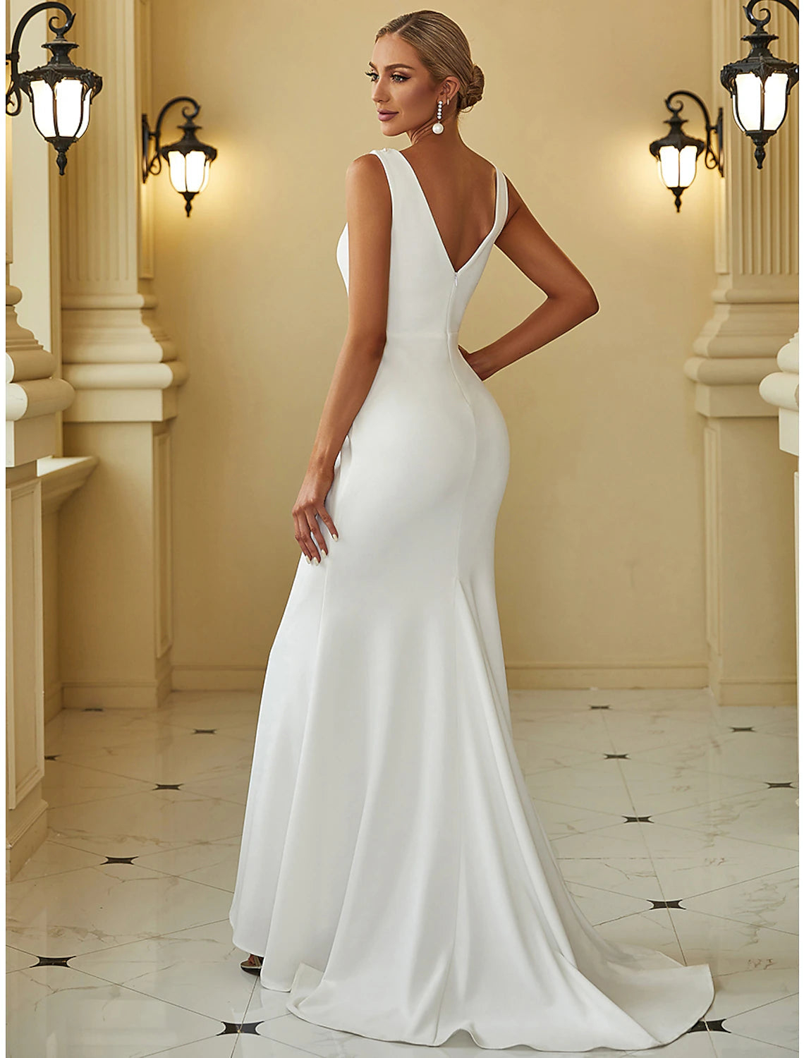 Luolandi Reception Casual Wedding Dresses Mermaid / Trumpet Scoop Neck Sleeveless Sweep / Brush Train Fabric Bridal Gowns With Beading