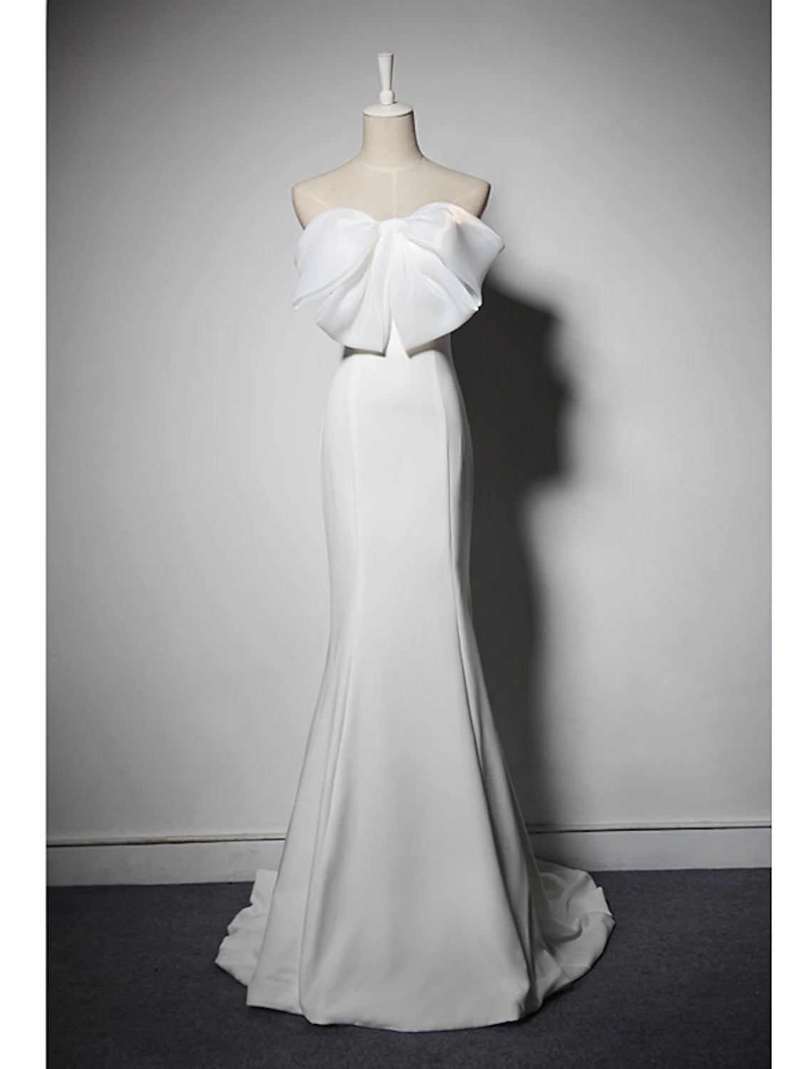 Luolandi Mermaid / Trumpet Evening Gown Elegant Dress Wedding Party Sweep / Brush Train Sleeveless Strapless Fabric