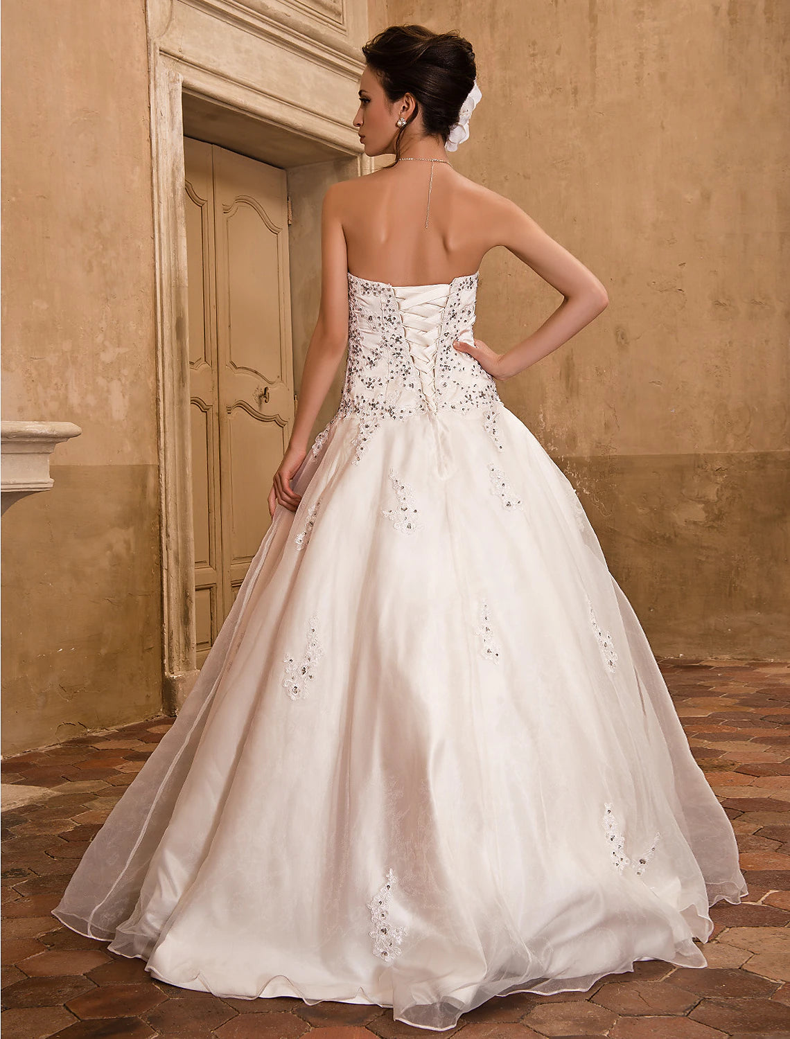 Luolandi Hall Wedding Dresses Ball Gown Strapless Short Sleeve Floor Length Satin Bridal Gowns With Beading