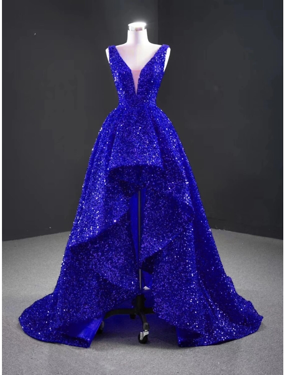 Luolandi A-Line Evening Gown Party Dress Formal Sweep / Brush Train Christmas Red Green Dress Sleeveless V Neck Sequined with Glitter