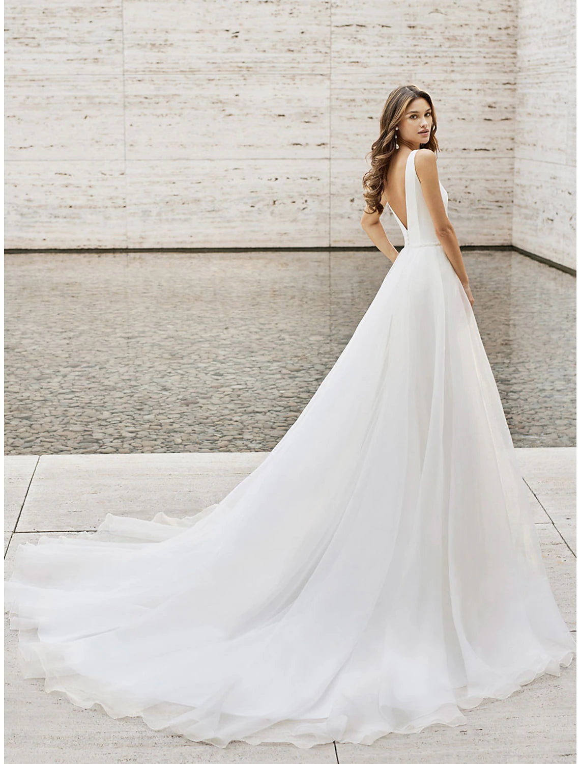 Luolandi Beach Wedding Dresses Two Piece V Neck Sleeveless Court Train Satin Bridal Gowns
