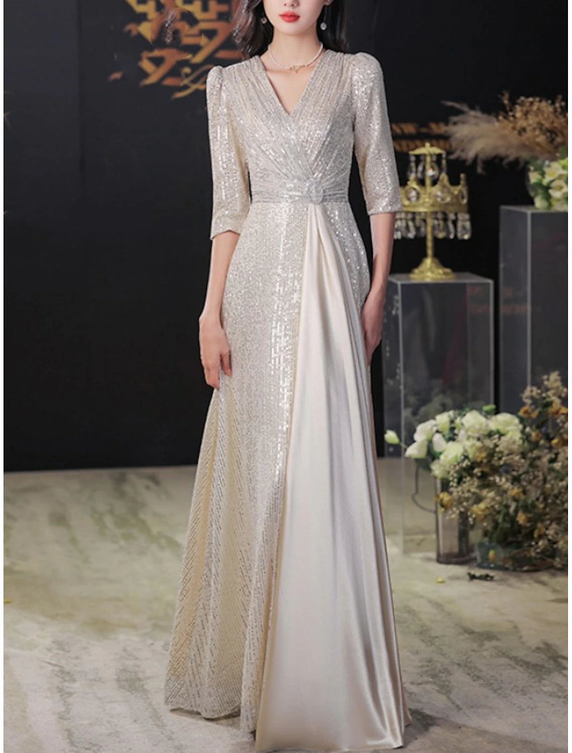 Luolandi A-Line Mother of the Bride Dress Wedding Guest Elegant Sparkle Petite V Neck Sweep / Brush Train Sequined Half Sleeve with Pleats Evening Dresses