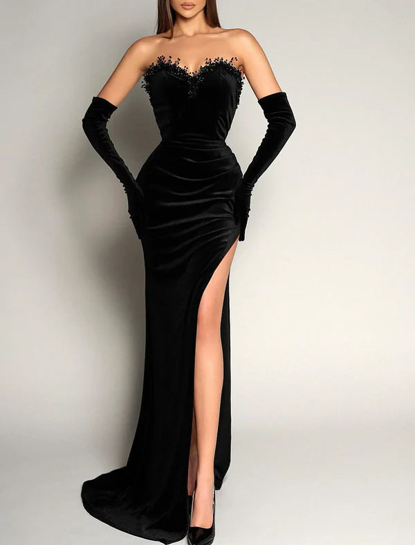 Luolandi Mermaid / Trumpet Evening Gown Vintage Dress Formal Masquerade Sweep / Brush Train Sleeveless Strapless Black Dress Velvet with Ruched Slit Sexy No With Gloves