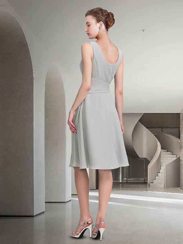 Luolandi Two Piece A-Line Mother of the Bride Dress Church Elegant Jewel Neck Knee Length Chiffon Sleeveless with Pleats