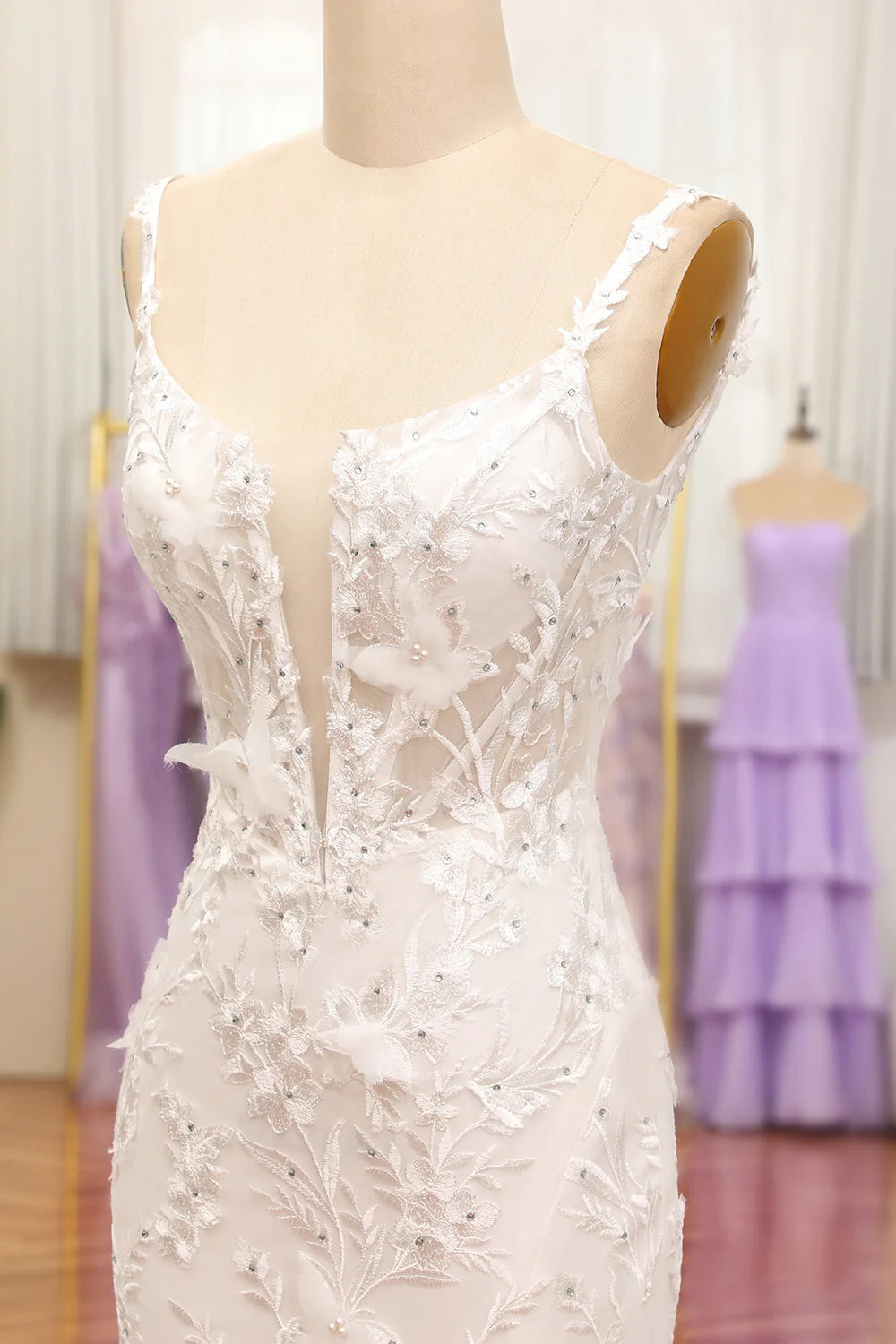 Luolandi Mermaid V Neck Ivory Appliques Long Prom Dress With Slit Charming Evening Dress