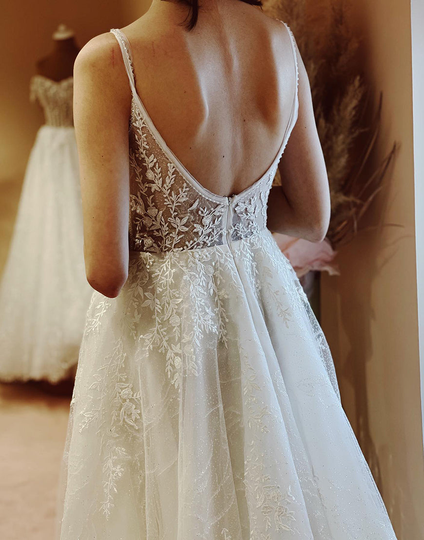 Luolandi A Line Spaghetti Straps Ivory Long Bridal Dress Open Back Wedding Dresses