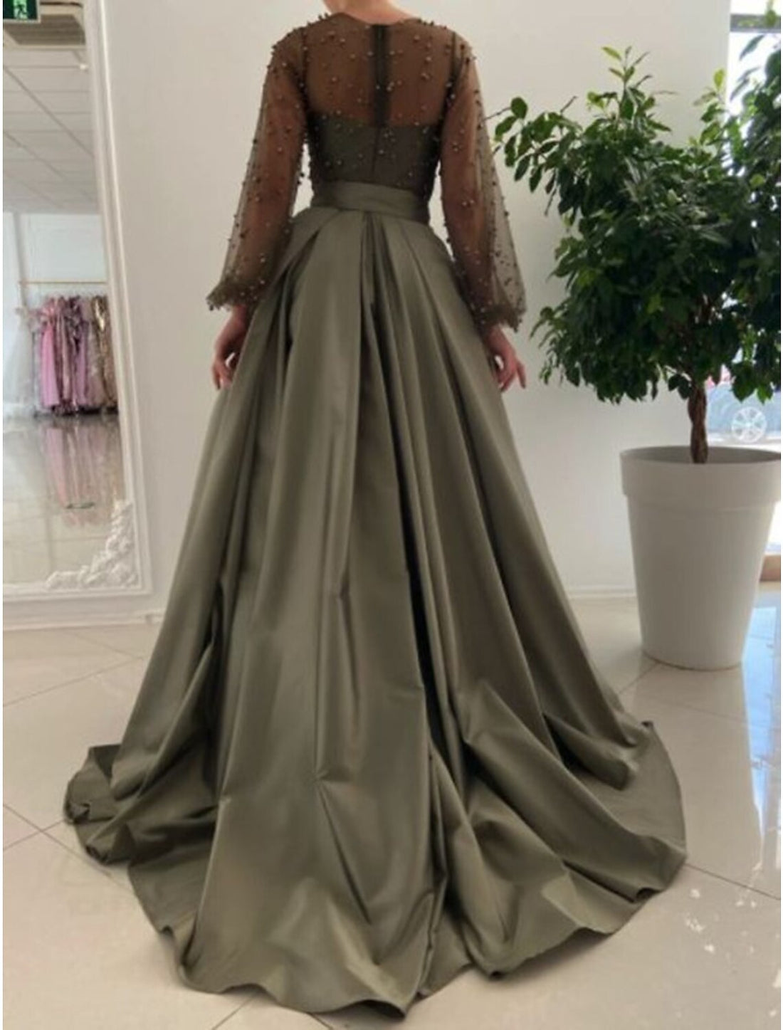 Luolandi Mermaid / Trumpet Evening Gown Sexy Dress Formal Wedding Guest Court Train Long Sleeve Jewel Neck Charmeuse with Pearls Slit