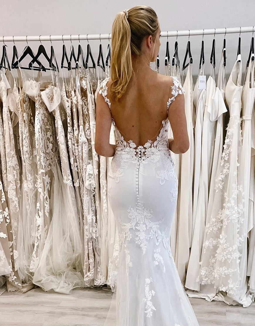 Luolandi Mermaid Deep V-Neck Long Wedding Dress with Lace Beautiful