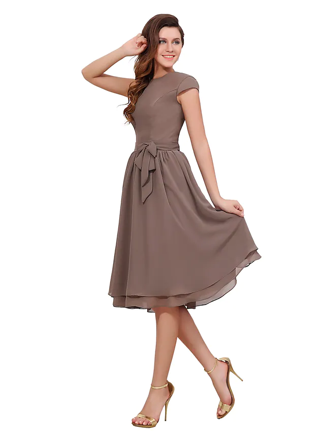 Luolandi A-Line Mother of the Bride Dress Sweet Jewel Neck Knee Length Chiffon Short Sleeve with Buttons Brown
