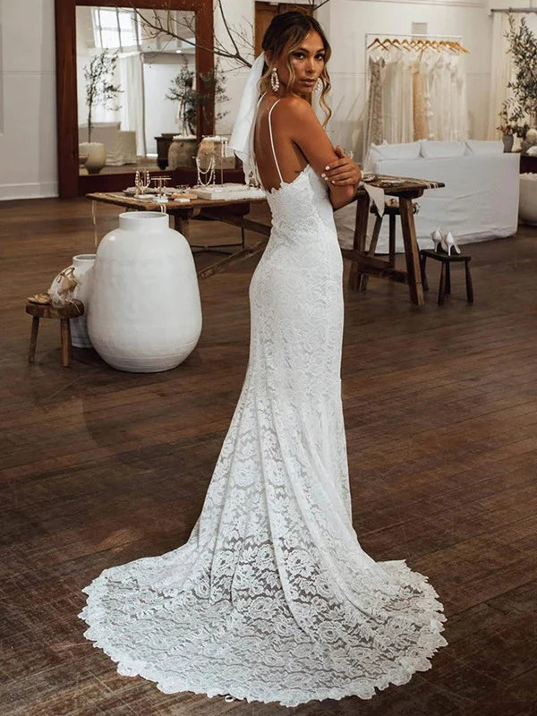 Luolandi Sheath/Column Lace V-neck Sleeveless Court Train Wedding Dresses Sexy