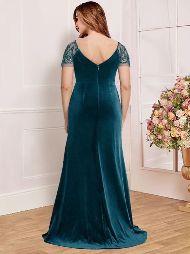 Luolandi Plus Size Curve Mother of the Bride Dress Formal Vintage Elegant V Neck Sweep / Brush Train Lace Velvet Short Sleeve with Sequin Ruffles