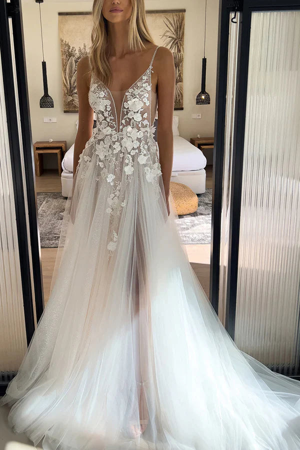 Luolandi A Line Charming V-neck Lace Applique Bohemian Wedding Bridal Dress With Slit Beautiful