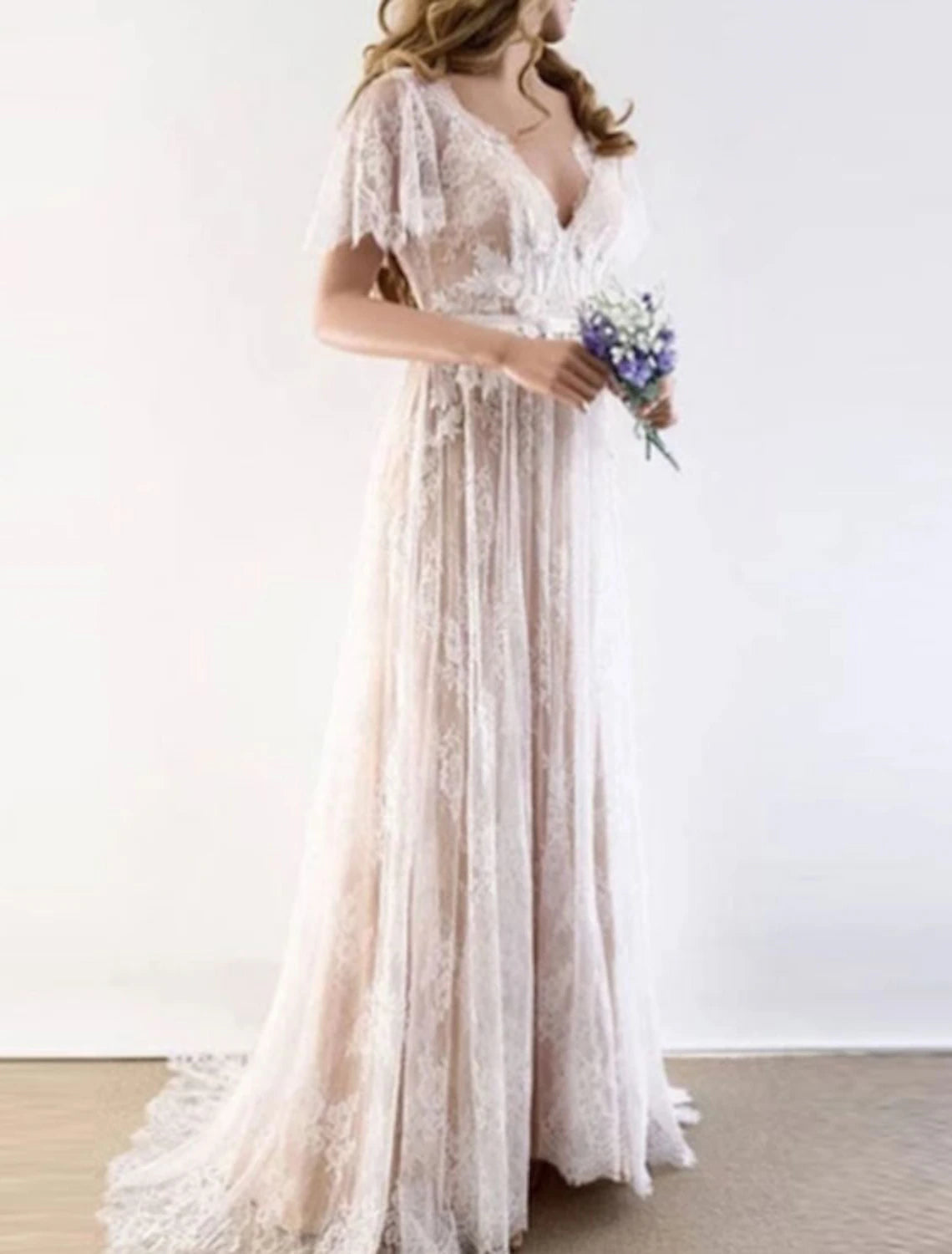 Luolandi Beach Boho Wedding Dresses A-Line V Neck Short Sleeve Sweep / Brush Train Lace Bridal Gowns With Appliques