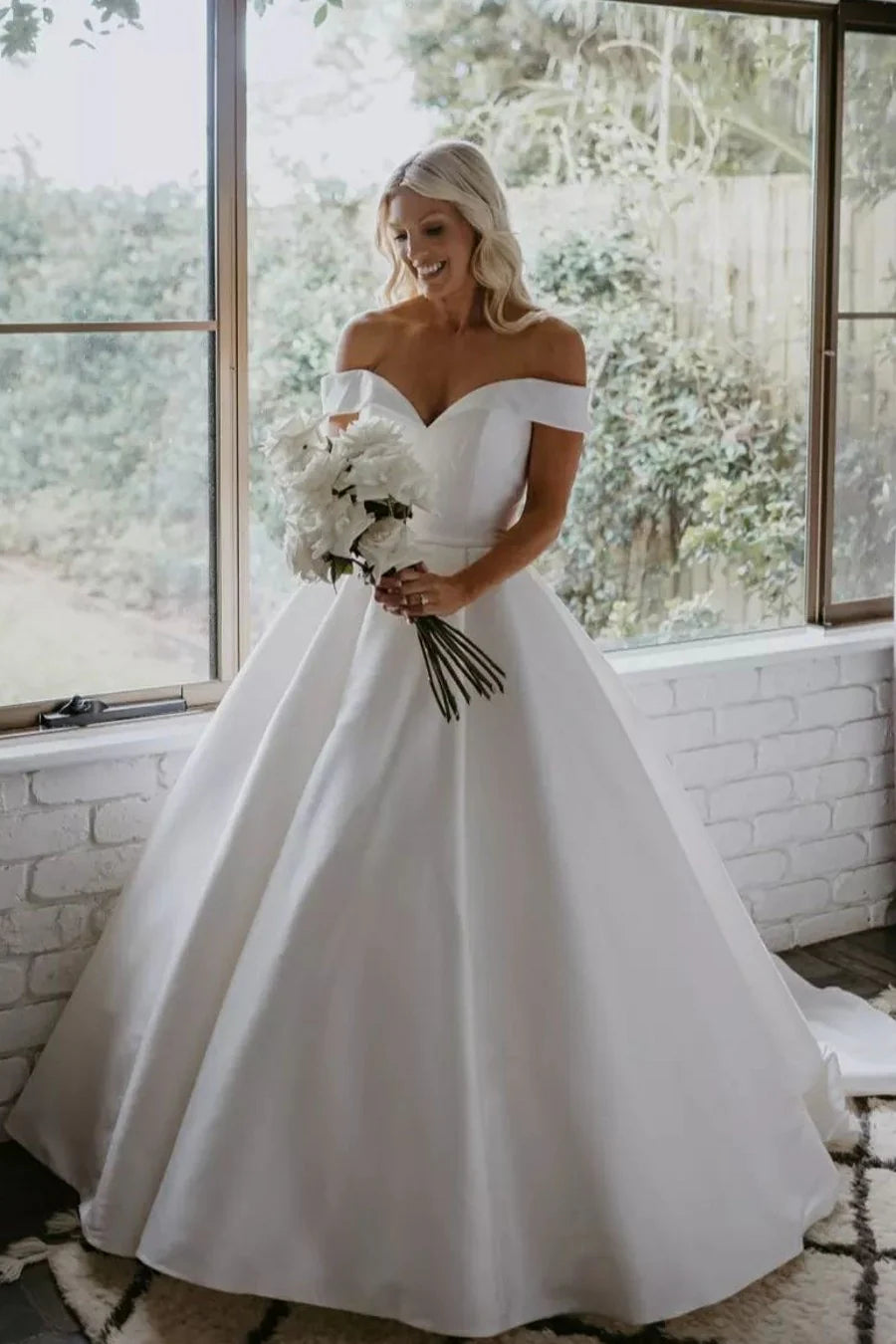 Luolandi A Line Wedding Dress Off The Shoulder Satin Bridal Dress Floor Length Solid Color Simple Bridal Gown