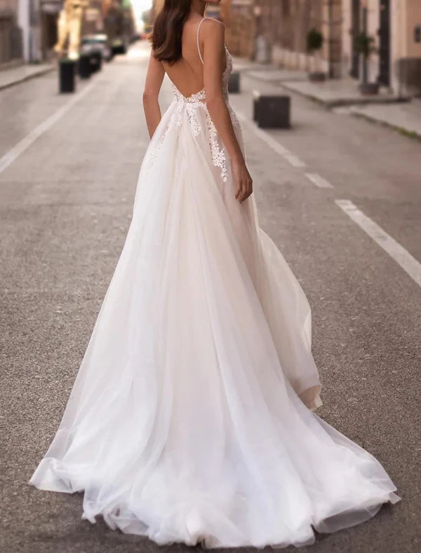Luolandi Beach Boho Wedding Dresses A-Line Camisole V Neck Sleeveless Court Train Tulle Bridal Gowns With Appliques