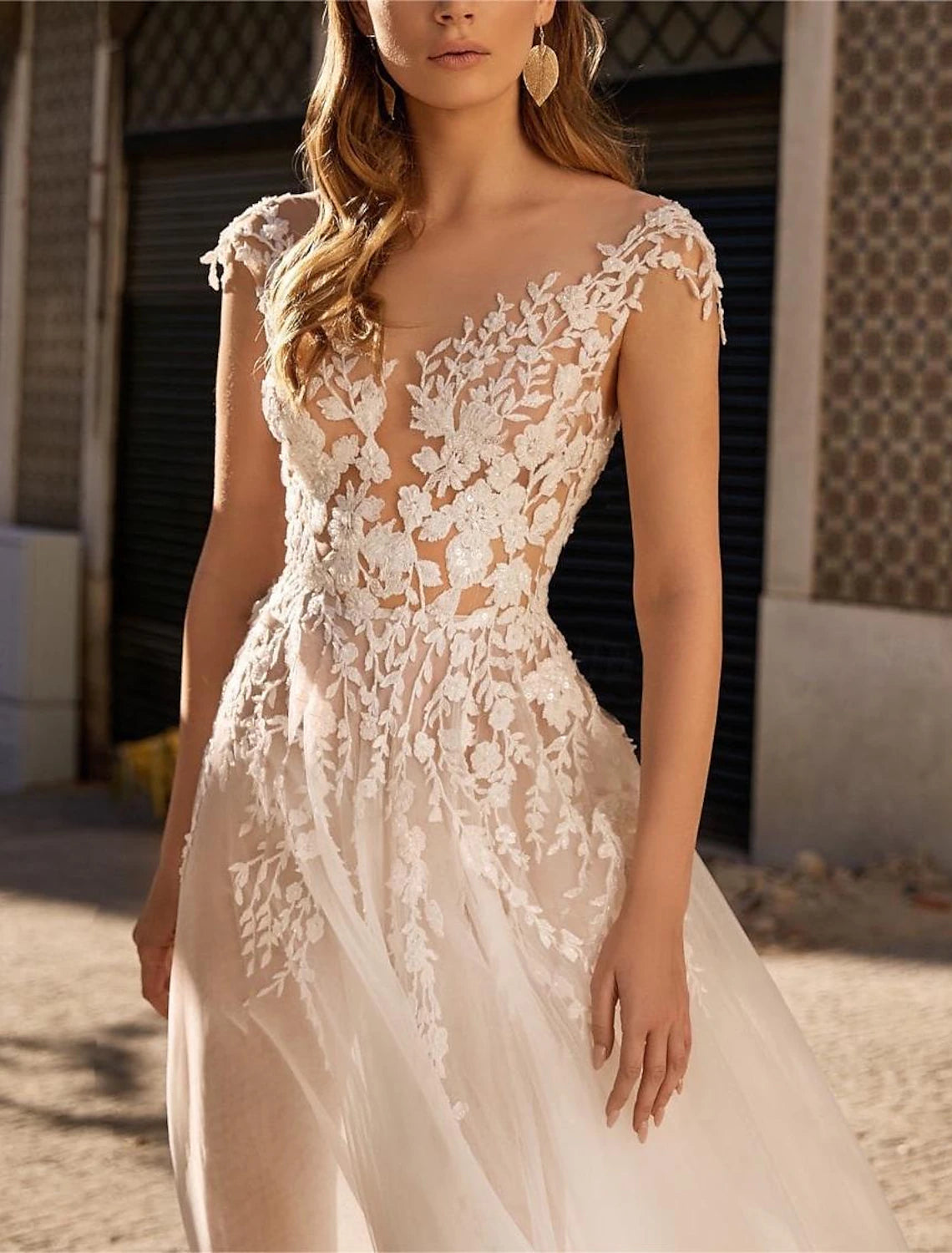 Luolandi Beach Boho Wedding Dresses A-Line Boat Neck Sleeveless Floor Length Organza Bridal Gowns With Flower Beautiful