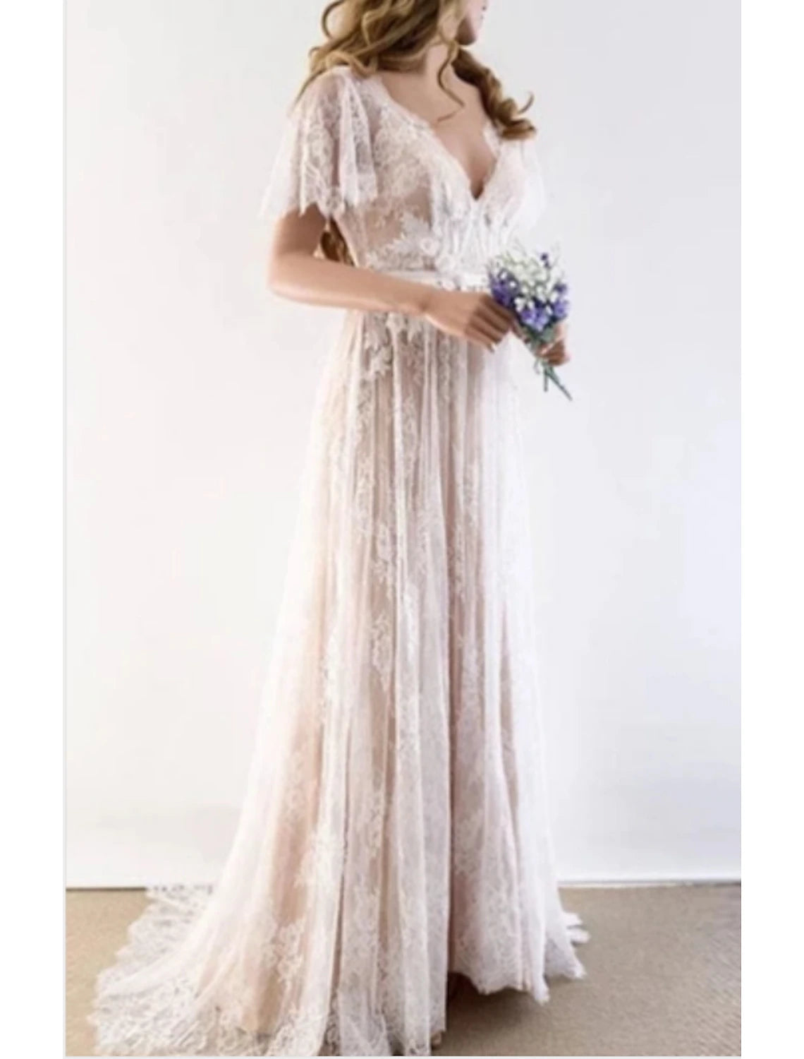 Luolandi Beach Boho Wedding Dresses A-Line V Neck Short Sleeve Sweep / Brush Train Lace Bridal Gowns With Appliques