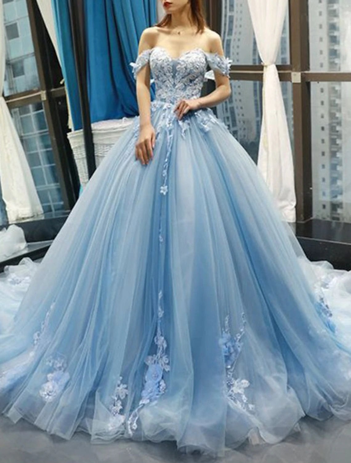 Luolandi Ball Gown Prom Dresses Floral Wedding Dress Court Train Short Sleeve Sweetheart Lace with Pleats