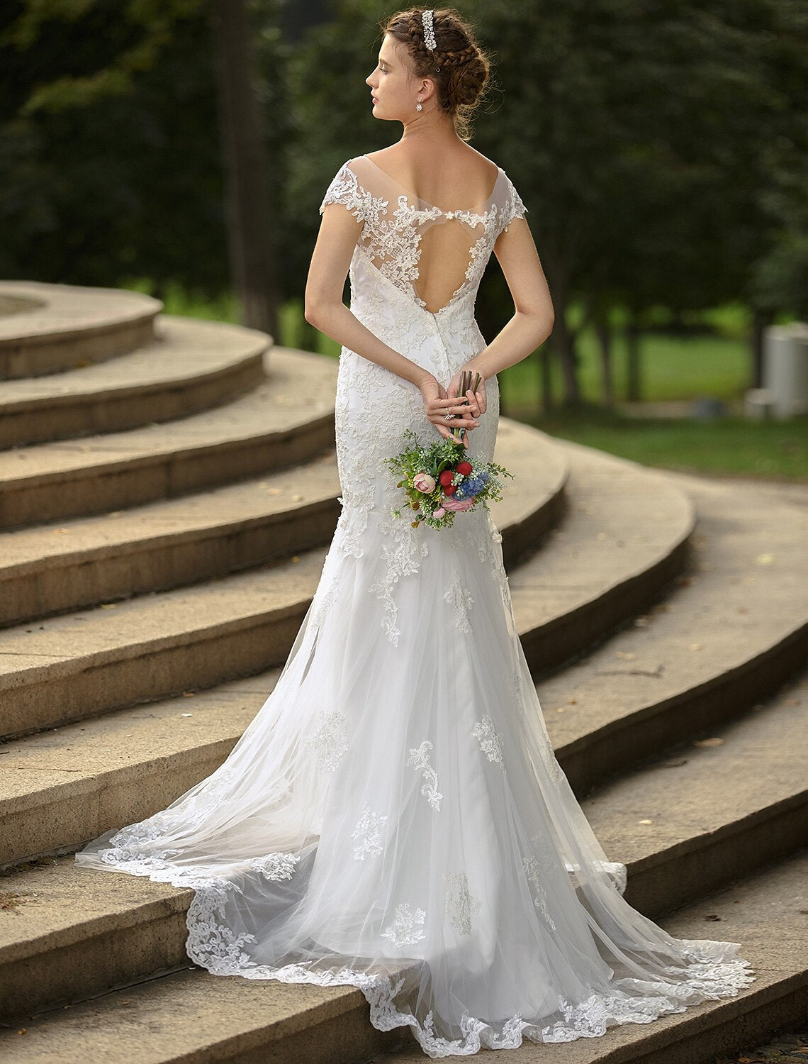 Luolandi Beach Wedding Dresses Mermaid / Trumpet Illusion Neck Short Sleeve Sweep Train Satin Bridal Gowns With Appliques