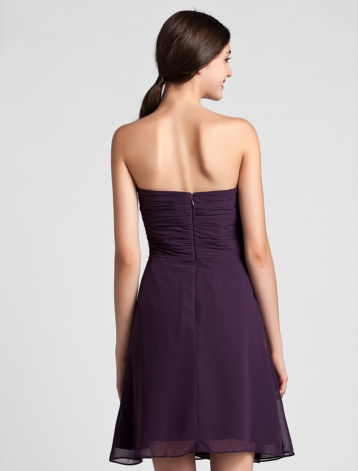 Luolandi Sheath / Column Sweetheart Neckline Knee Length Chiffon Bridesmaid Dress with Criss Cross