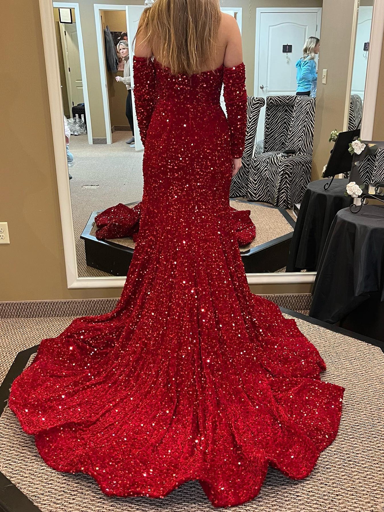 Luolandi Charming Mermaid Sequin Off the Shoulder Long Prom Dress V-neck With Slit Sexy Evening Dress