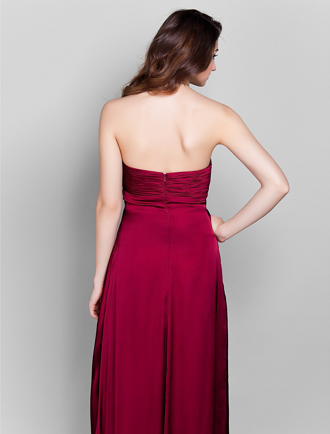 Luolandi Sheath / Column Bridesmaid Dress Sweetheart Sleeveless Open Back Floor Length Satin with Beading / Side Draping
