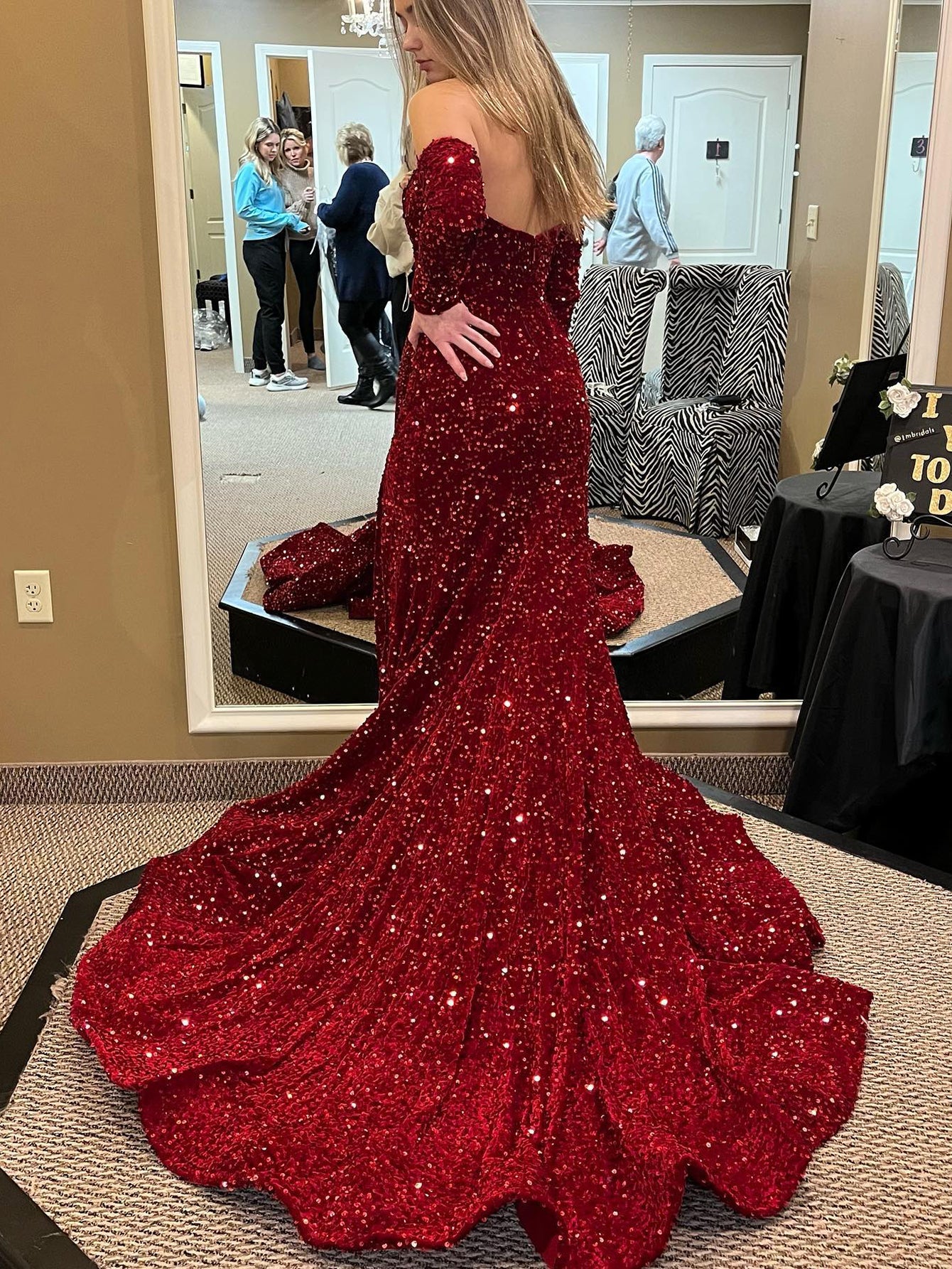 Luolandi Charming Mermaid Sequin Off the Shoulder Long Prom Dress V-neck With Slit Sexy Evening Dress