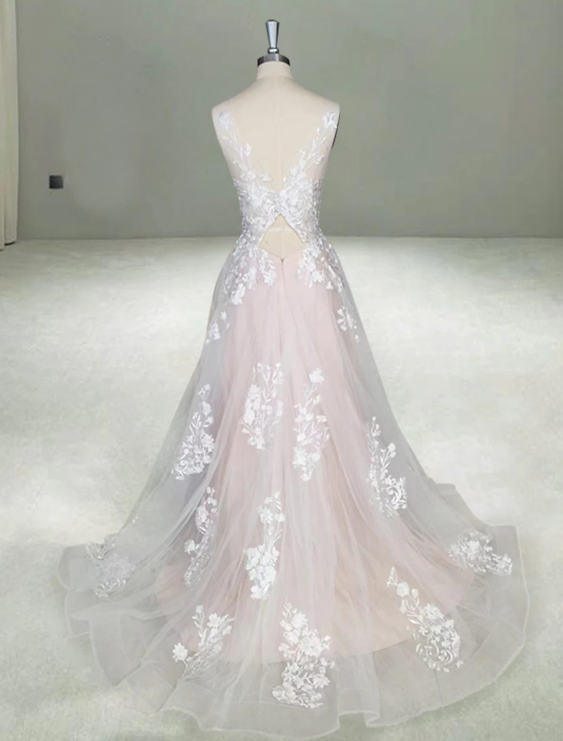 Luolandi Beach Open Back Sexy Wedding Dresses A-Line V Neck Sleeveless Court Train Lace Bridal Gowns With Appliques Summer Fall Wedding