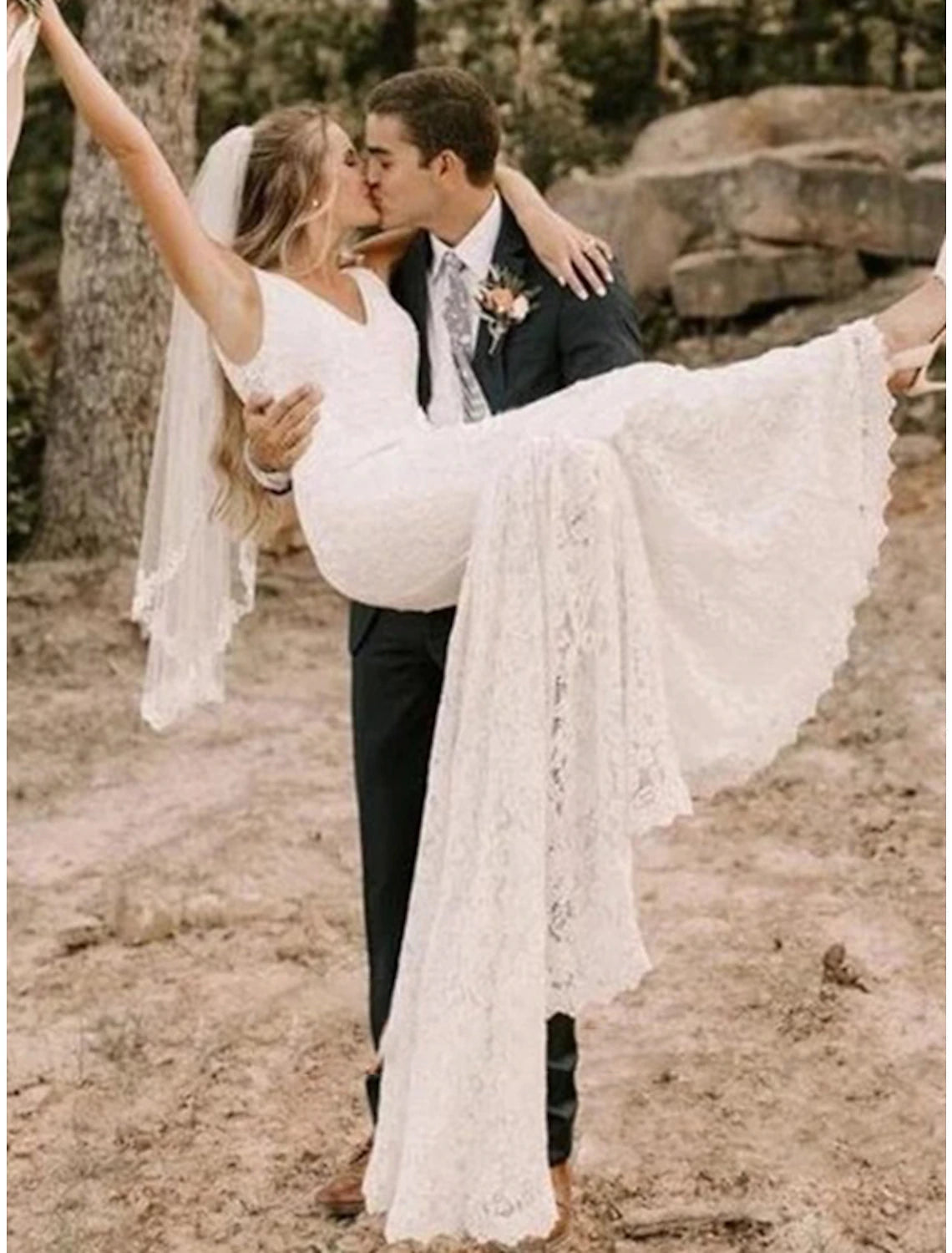 Luolandi Reception Formal Wedding Dresses Mermaid / Trumpet V Neck Sleeveless Court Train Lace Bridal Gowns