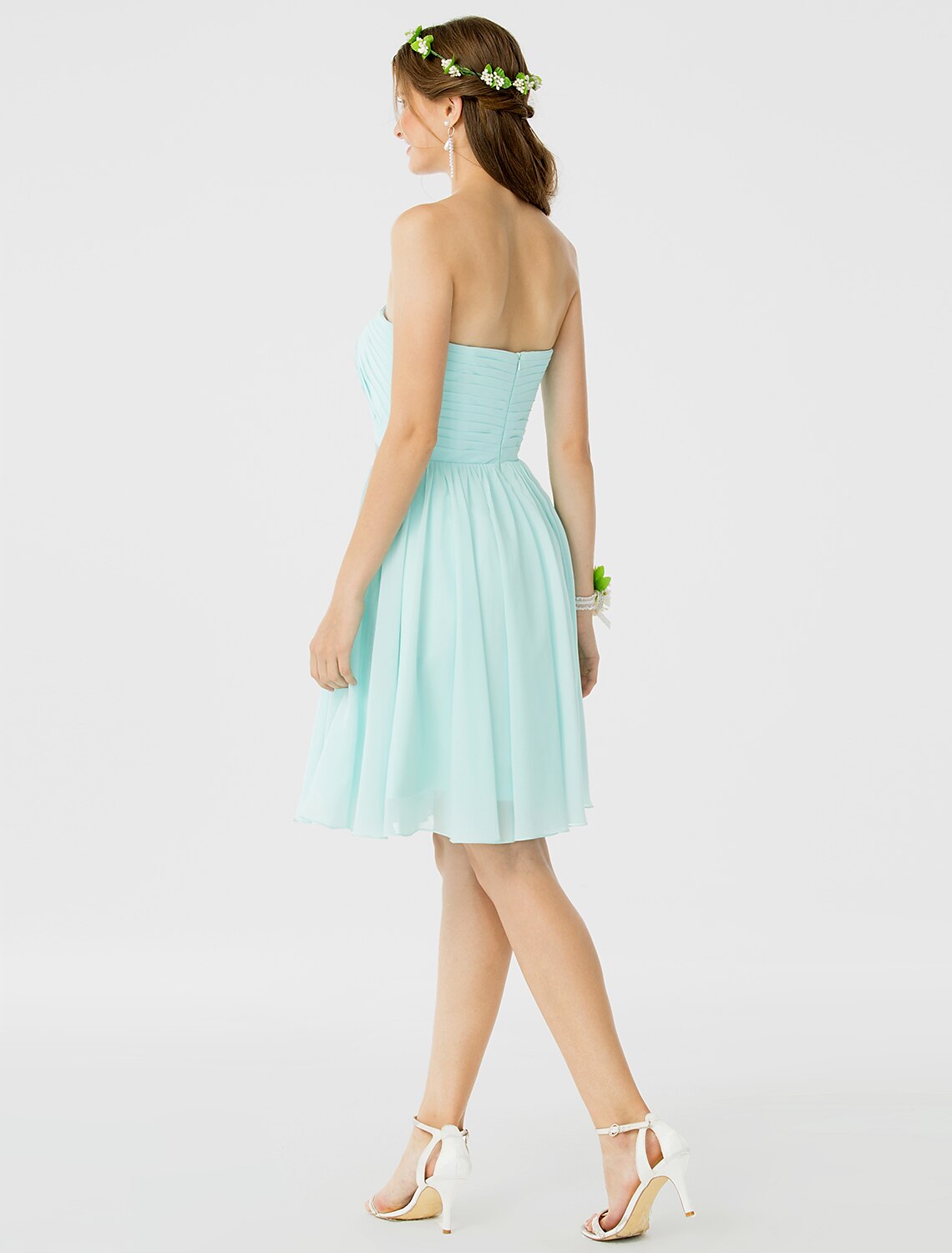 Luolandi Princess / A-Line Bridesmaid Dress Notched Sleeveless Open Back Knee Length Chiffon with Ruched