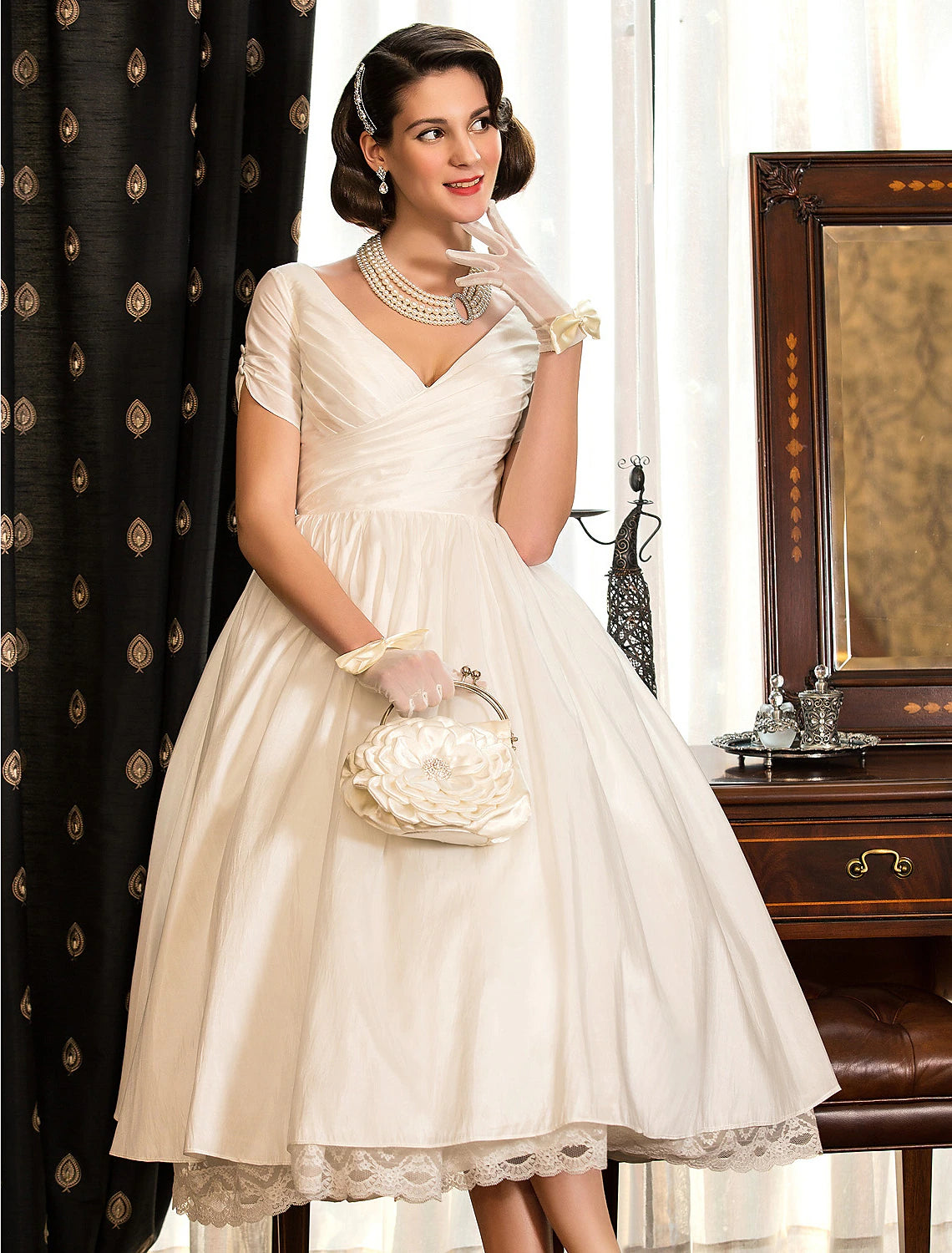 Luolandi Reception Vintage 1940s / 1950s Little Dresses Wedding Dresses A-Line V Neck Short Sleeve Tea Length Satin Bridal Gowns With Lace Criss