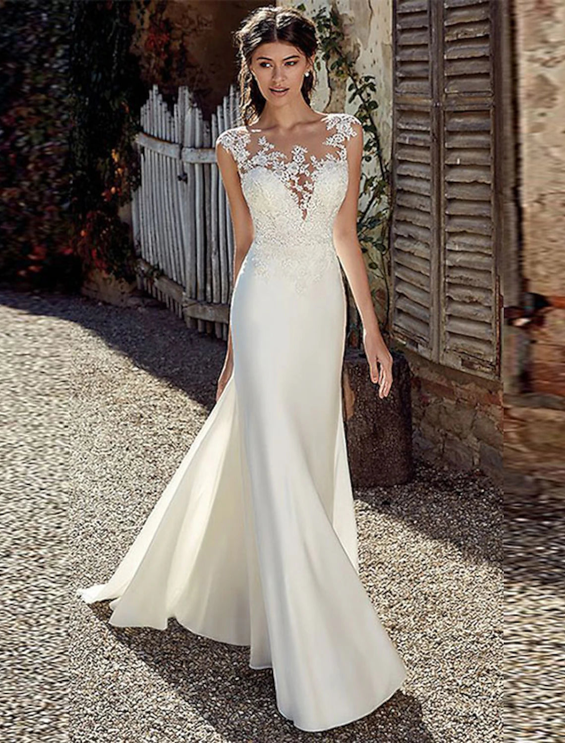 Luolandi Beach Open Back Wedding Dresses Mermaid / Trumpet Illusion Neck Cap Sleeve Court Train Chiffon Outdoor Bridal Gowns With Appliques Fall Wedding Party