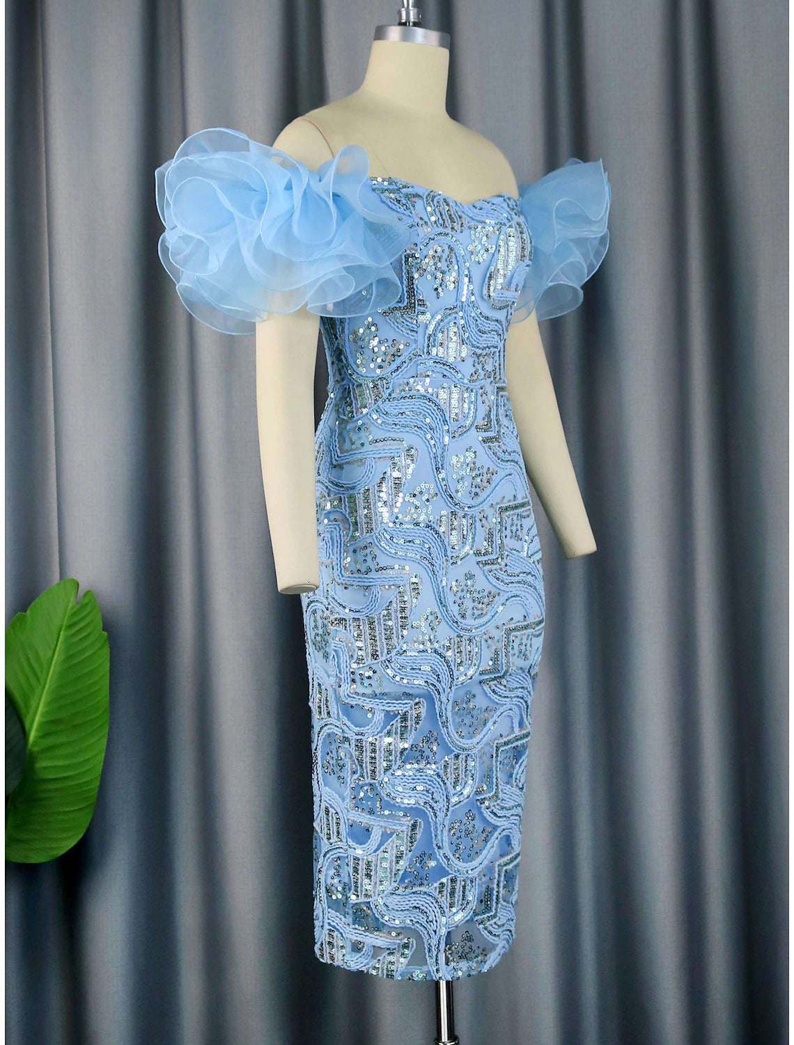 Luolandi Sheath / Column Party Dresses Floral Dress Cocktail Party Sleeveless Off Shoulder Sequined