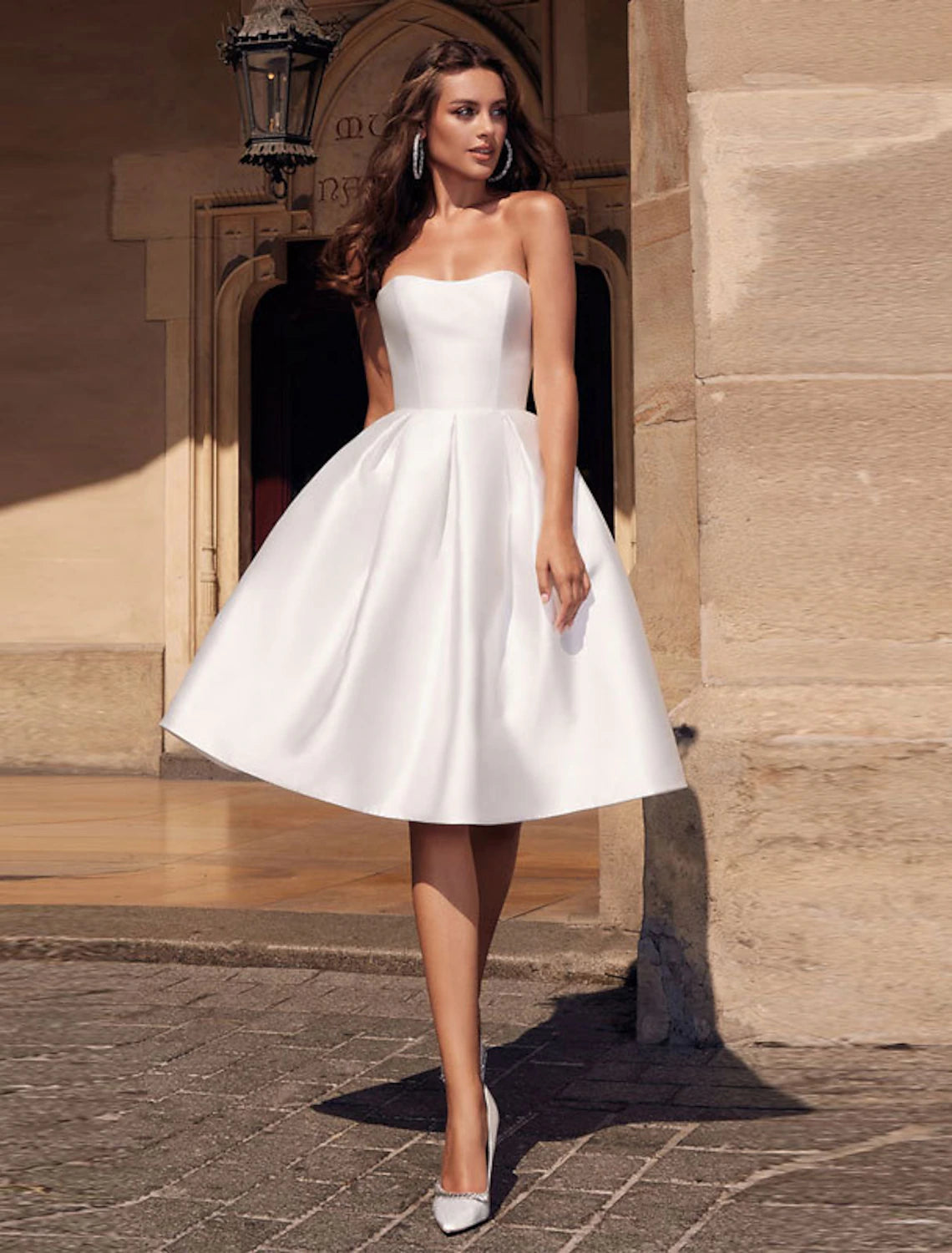 Luolandi Reception Little Dresses Wedding Dresses A-Line Sweetheart Strapless Knee Length Satin Bridal Gowns