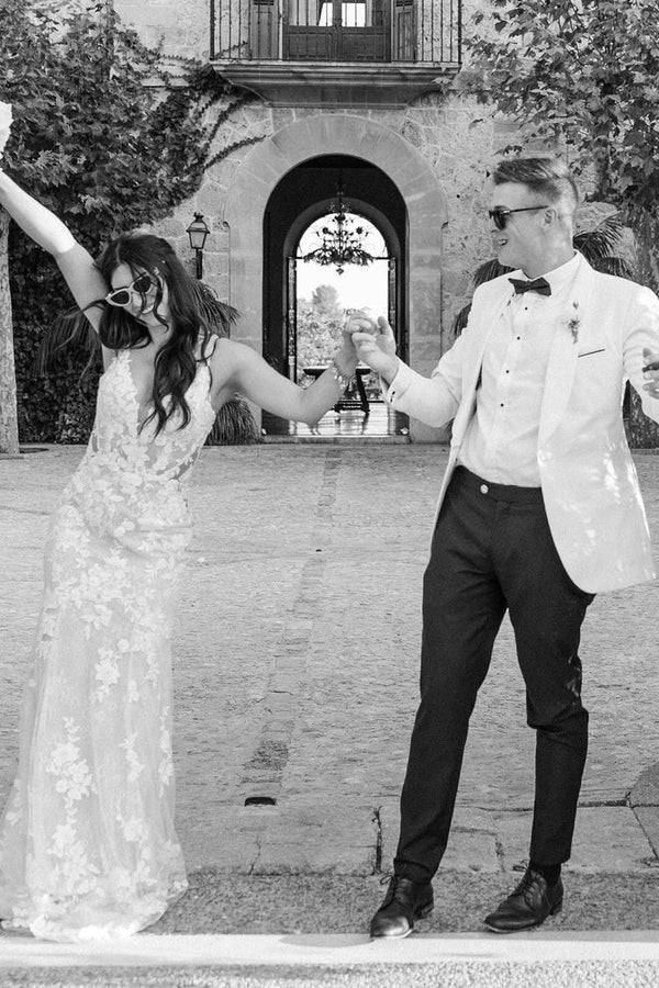 Luolandi Mermaid V Neck Tulle Lace Sleeveless Ivory Wedding Dresses Beautiful