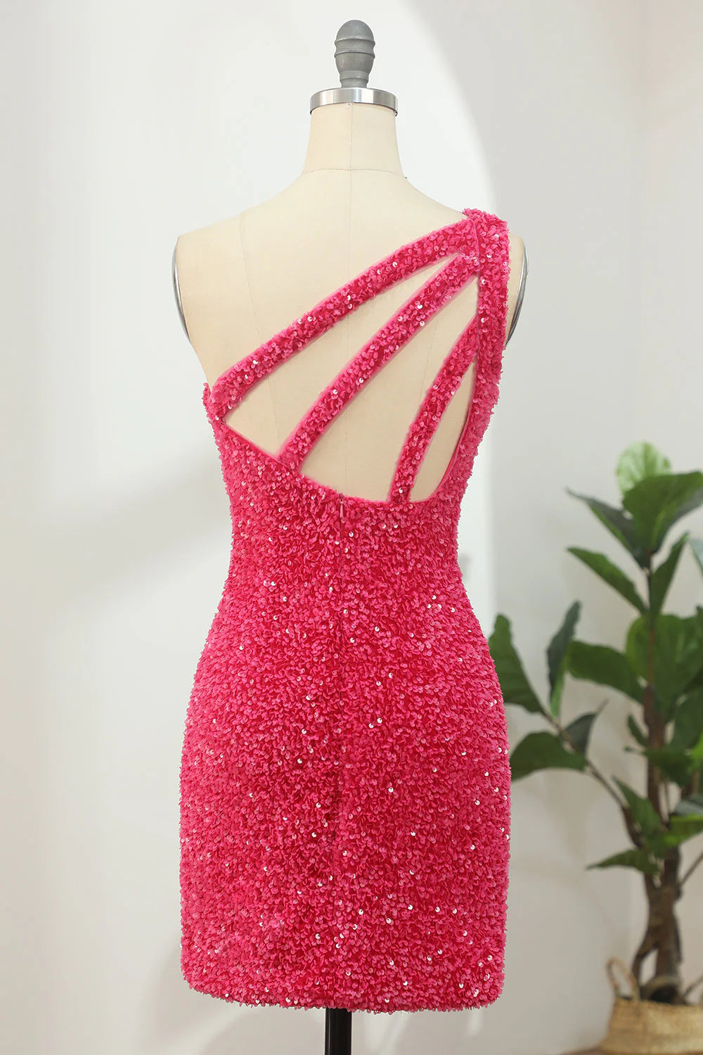 Luolandi Sheath One Shoulder Fuchsia Short Homecoming Dress With Appliques Sparkly
