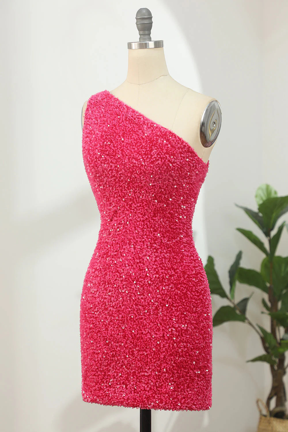 Luolandi Sheath One Shoulder Fuchsia Short Homecoming Dress With Appliques Sparkly