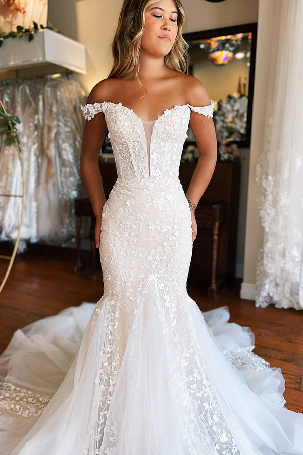 Luolandi Mermaid Lace Sweep Train Long Wedding Dress with Appliques Beautiful