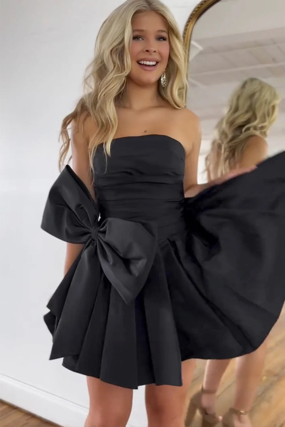 Luolandi Black Strapless Homecoming Dress With Bow Off Shoulder Short