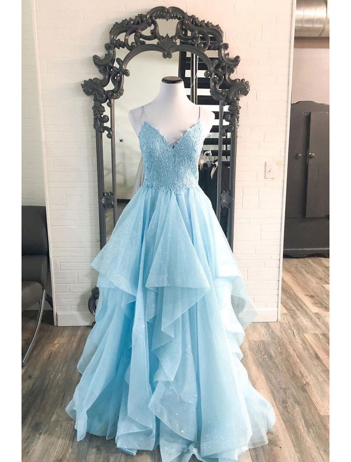Luolandi Ball Gown Prom Dresses Princess Dress Formal Floor Length Sleeveless V Neck Tulle Backless with Pleats