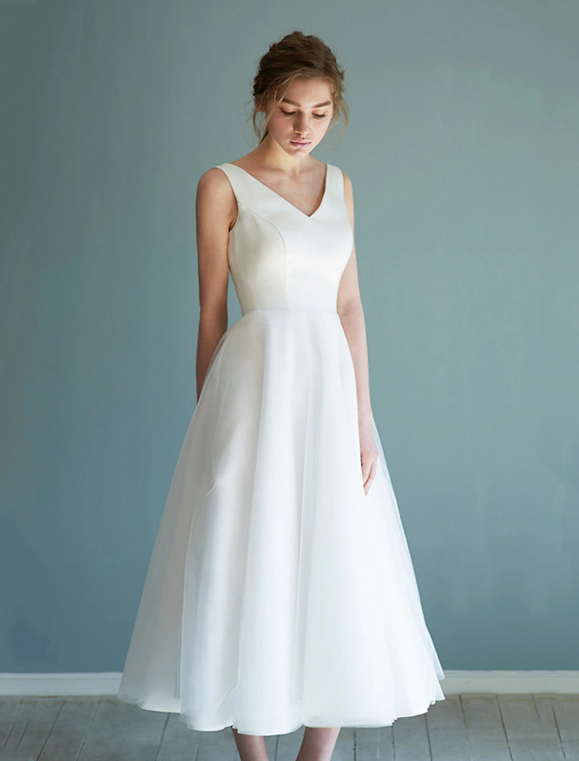 Luolandi Reception Little Dresses Wedding Dresses A-Line V Neck Sleeveless Tea Length Satin Bridal Gowns
