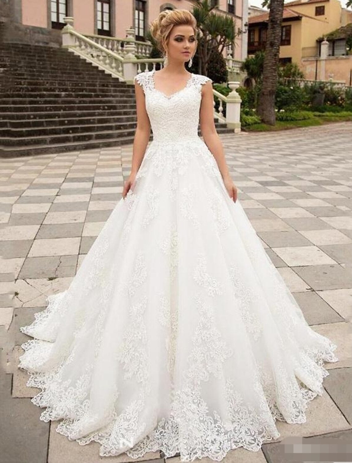 Luolandi Engagement Open Back Formal Wedding Dresses Ball Gown Illusion Neck Cap Sleeve Sweep / Brush Train Lace Bridal Gowns