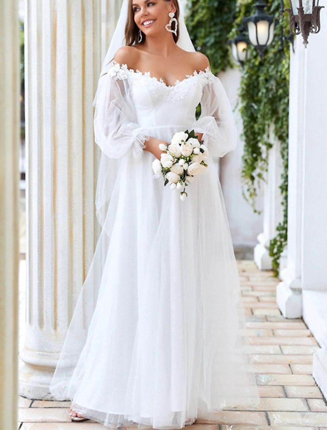 Luolandi Beach Wedding Dresses A-Line Off Shoulder Long Sleeve Floor Tulle Bridal Gowns With Lace Insert Appliques