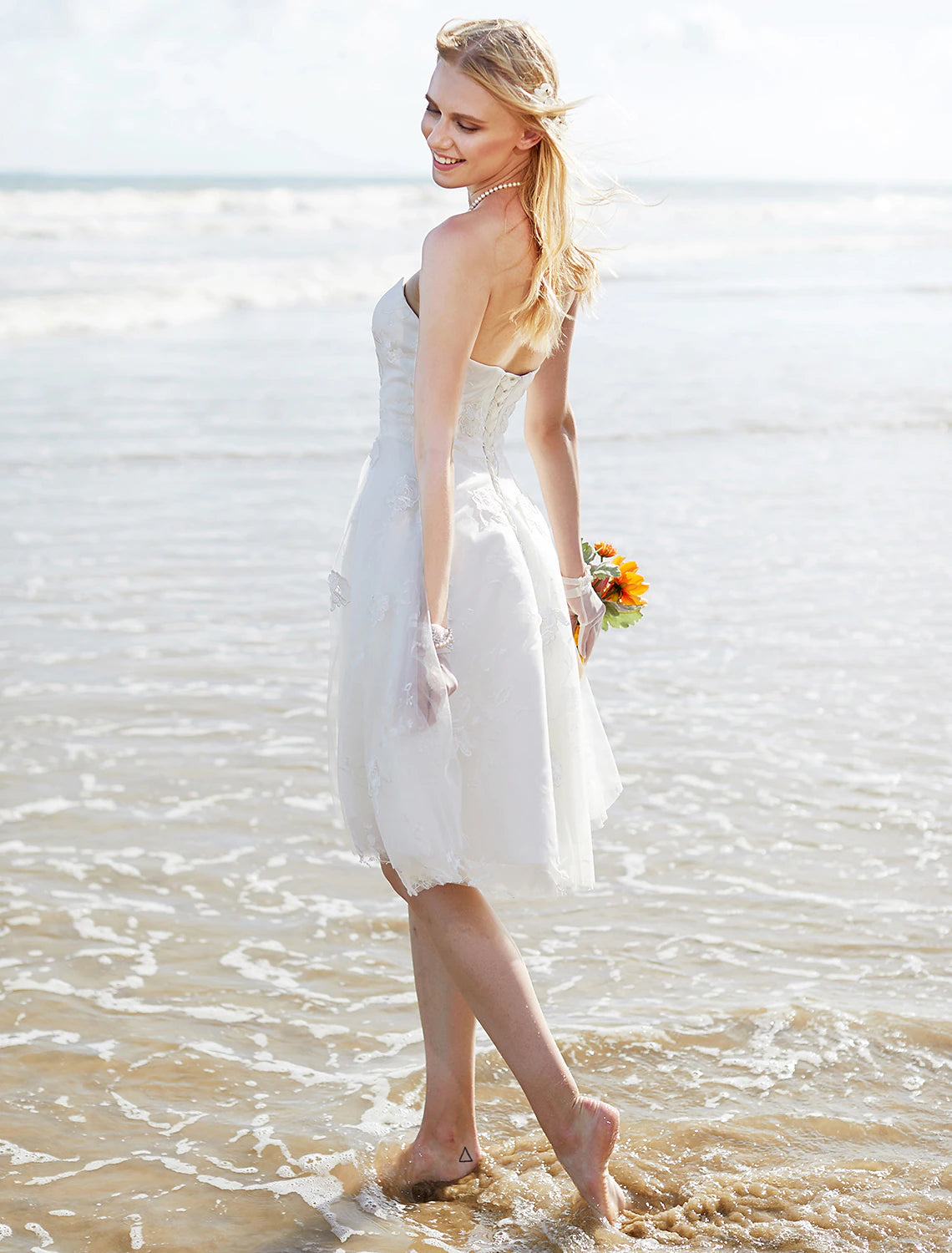 Luolandi Hall Boho Wedding Dresses A-Line Sweetheart Strapless Knee Length Lace Bridal Gowns