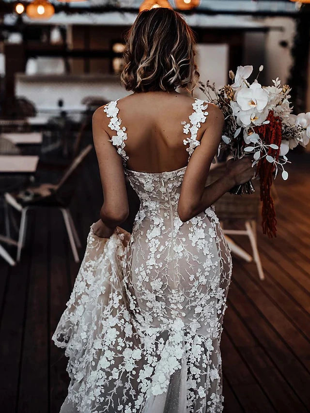 Luolandi Beach Sexy Boho Wedding Dresses Court Train Mermaid / Trumpet Sleeveless V Neck Lace