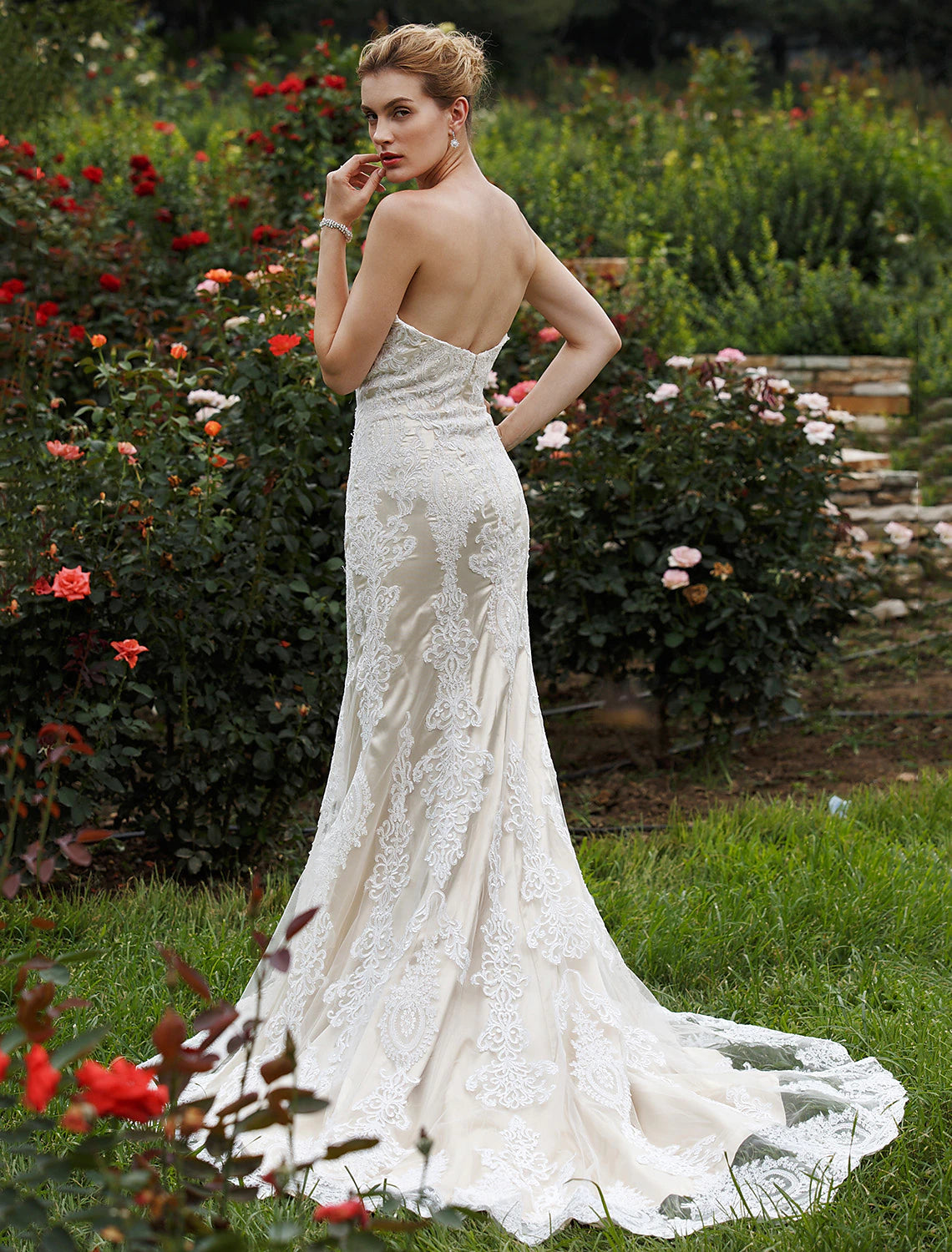 Luolandi Hall Wedding Dresses Mermaid / Trumpet Sweetheart Strapless Court Train Lace Bridal Gowns With Beading