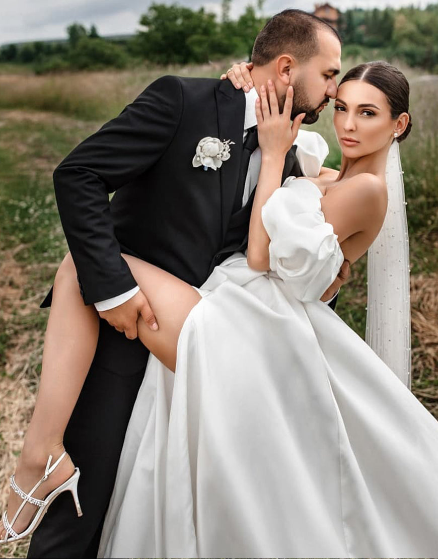 Luolandi Sweetheart Satin Wedding Dress Off Shoulder With Short Sleeve Sexy